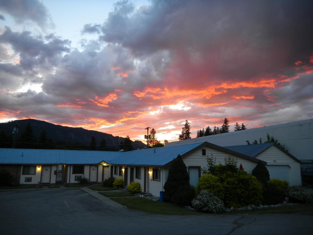 Falls Motel Thompson Falls Luaran gambar